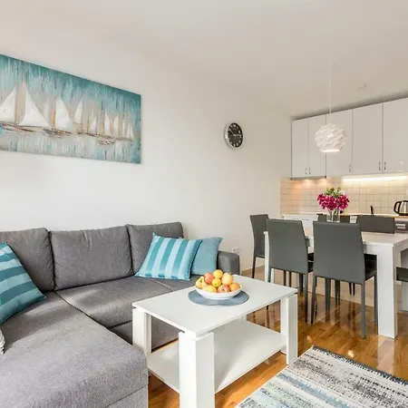 Βίλα Tango I Τρογκίρ