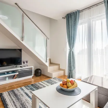 Tango I * Τρογκίρ