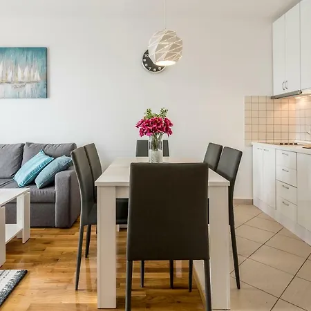 Βίλα Tango I Τρογκίρ