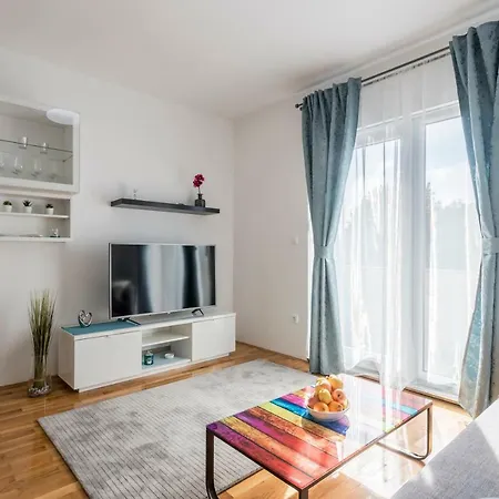 Βίλα Tango I Τρογκίρ