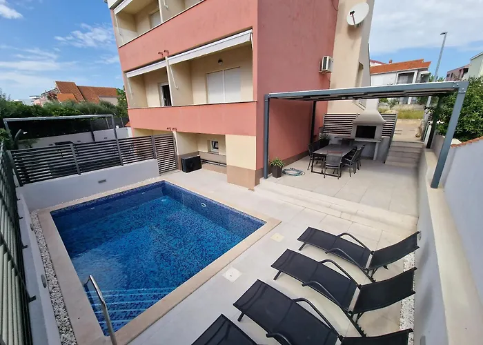 Tango I Villa Trogir