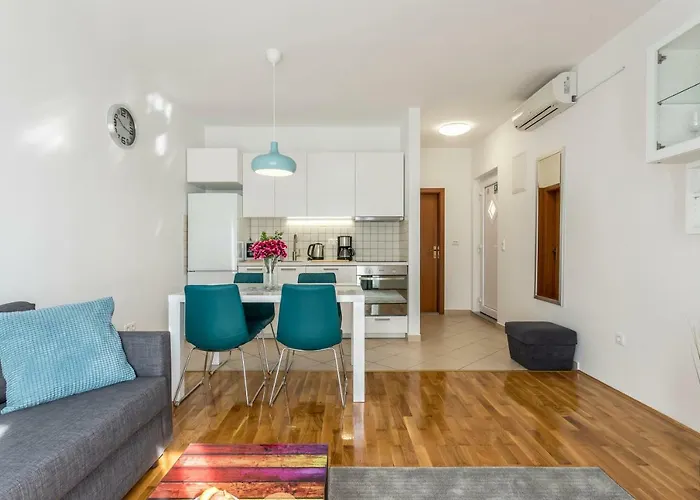 Tango I Villa Trogir