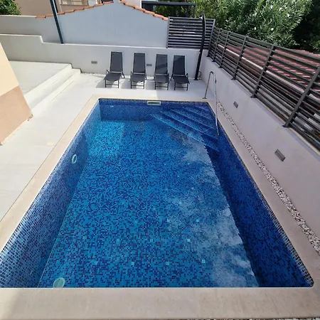 Villa Tango I