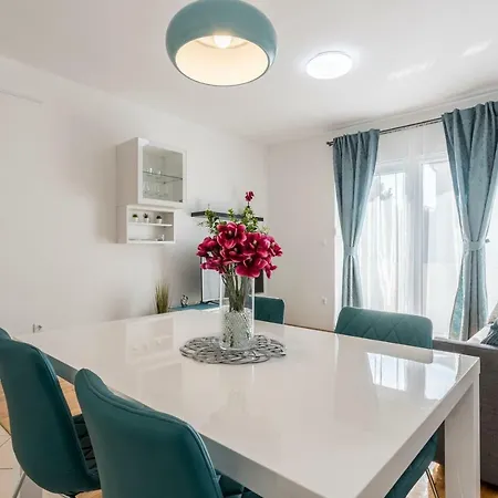 Villa Tango I